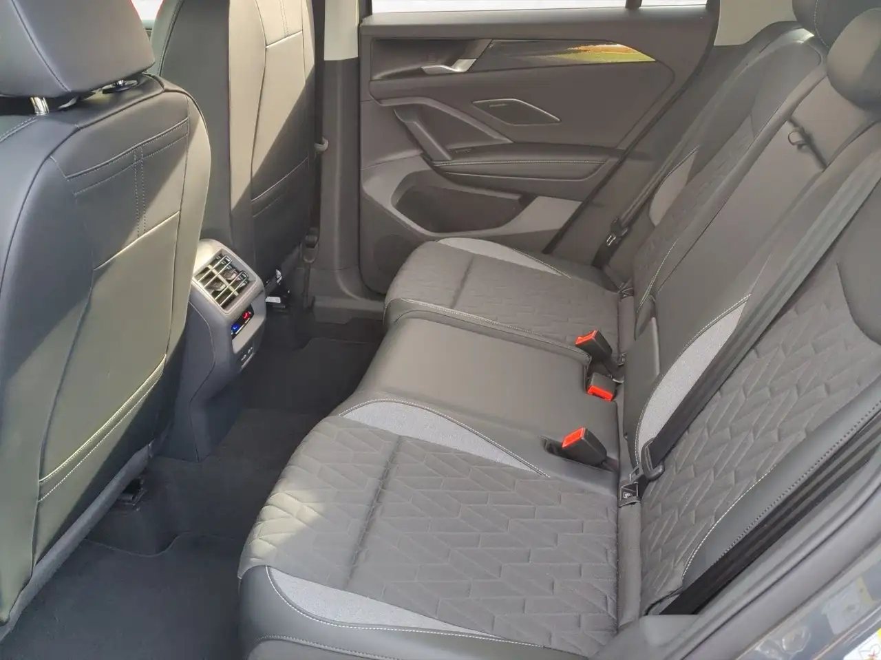 Volkswagen Tiguan 5