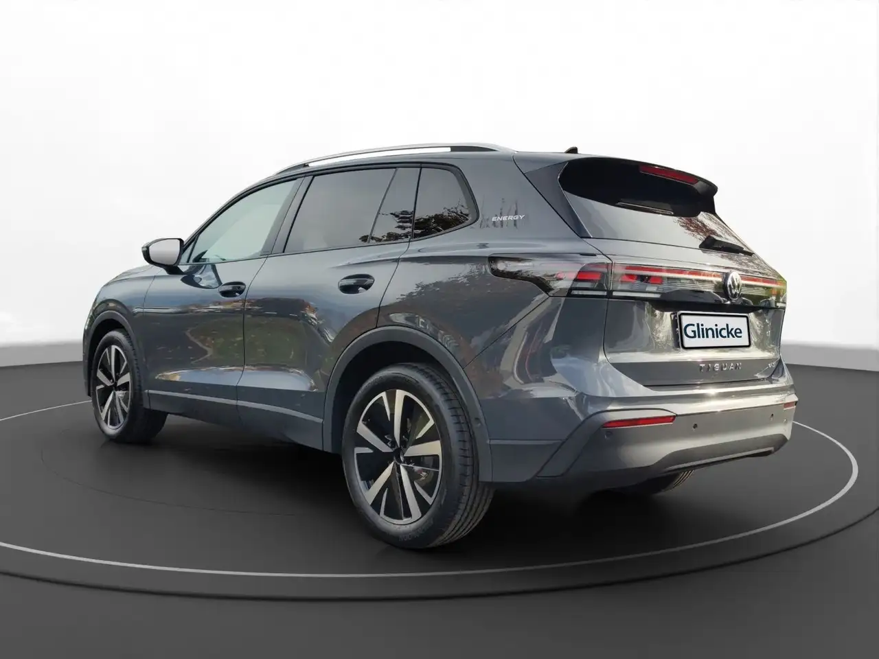 Volkswagen Tiguan 9