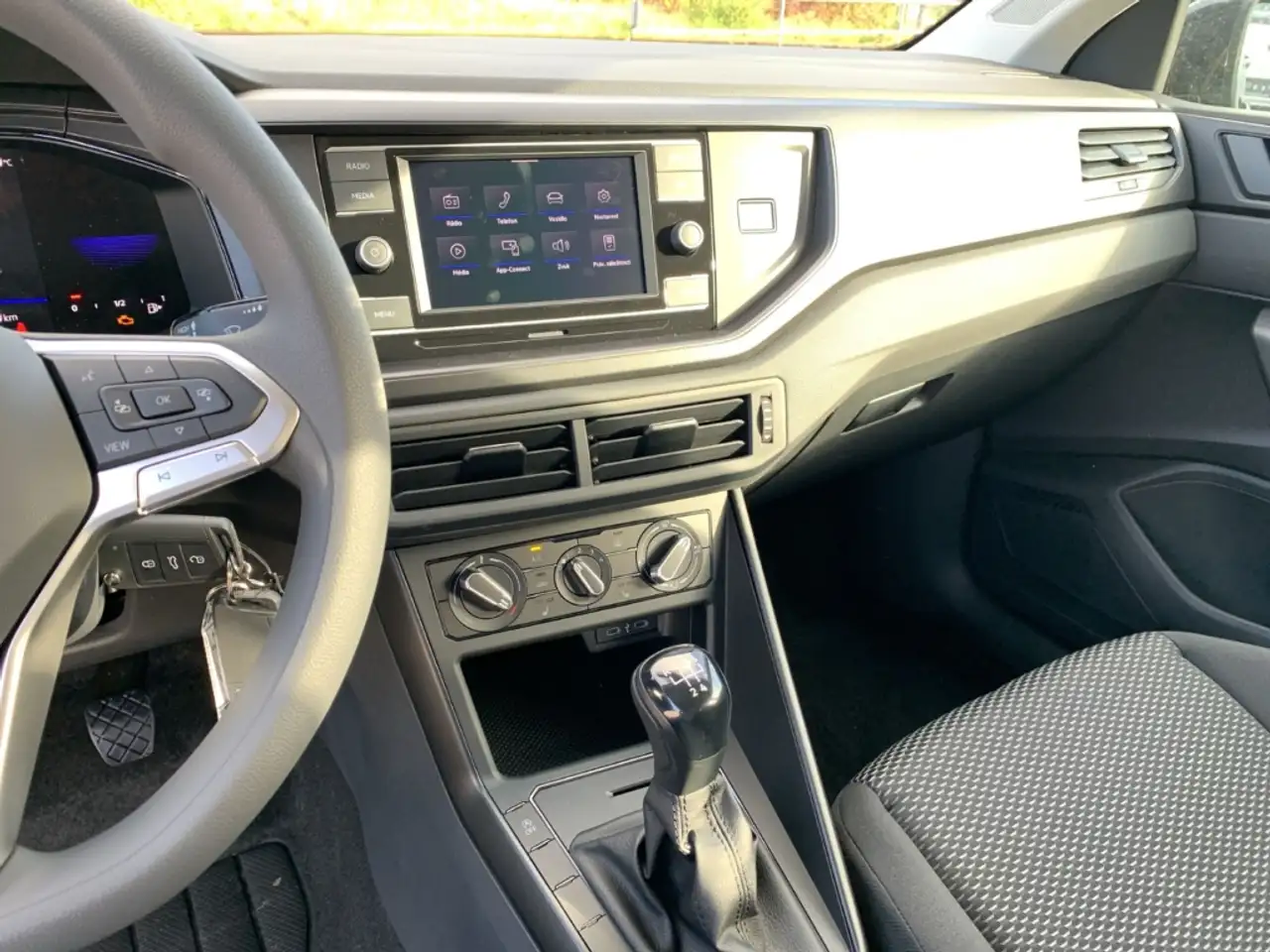 Volkswagen Polo VI 11