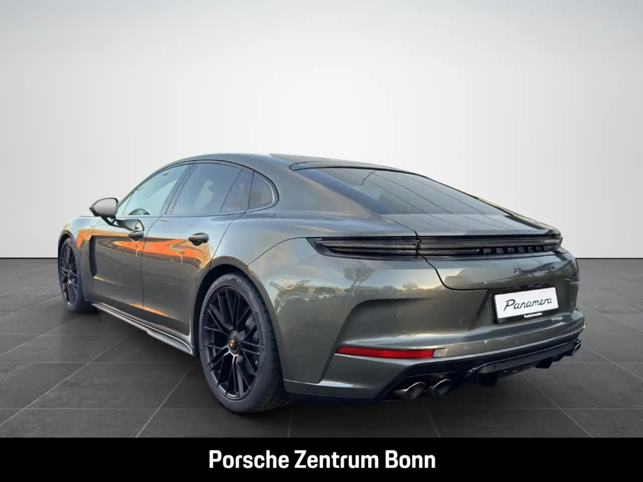 Porsche Panamera 7