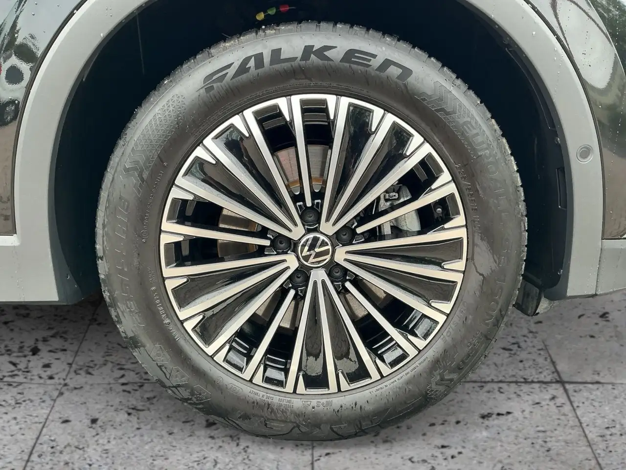 Volkswagen Tiguan 8