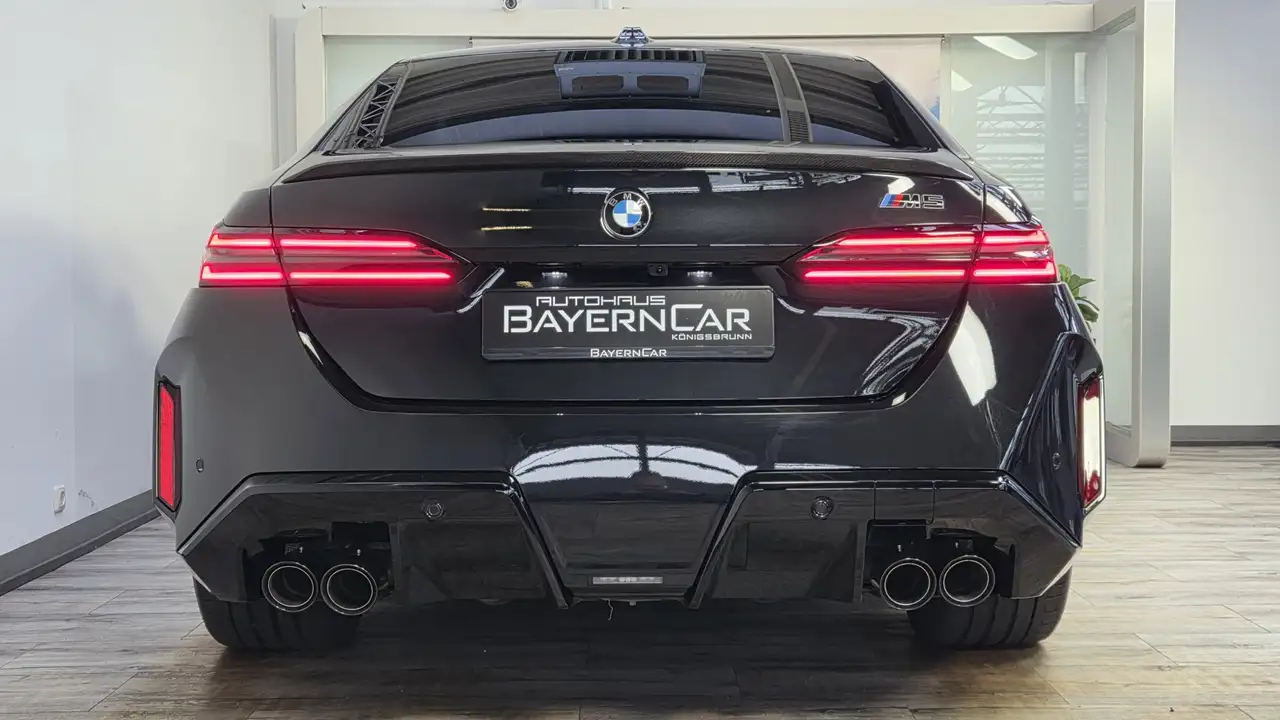 BMW M5 7