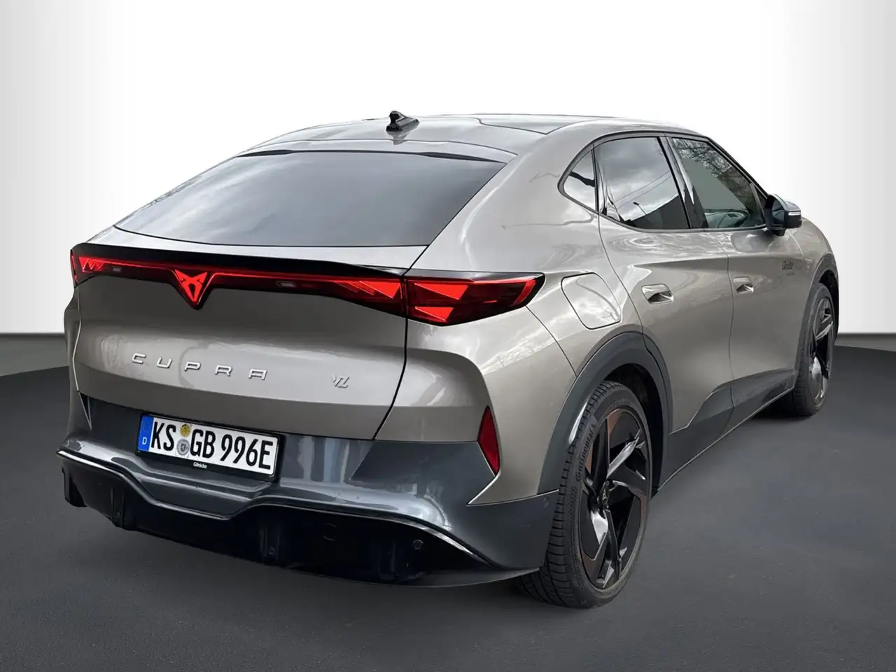 Cupra Tavascan 4