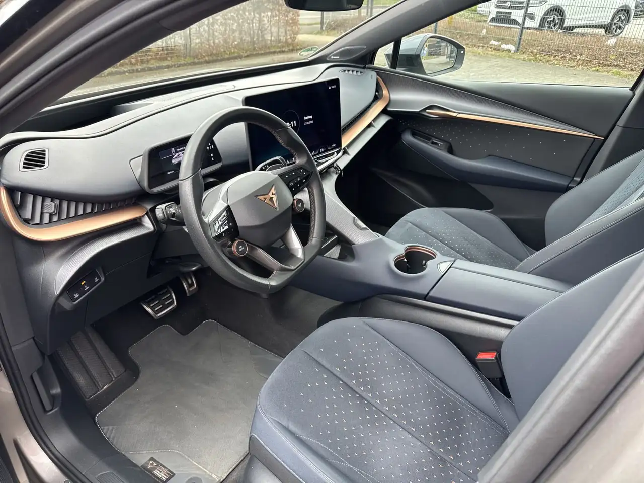 Cupra Tavascan 5