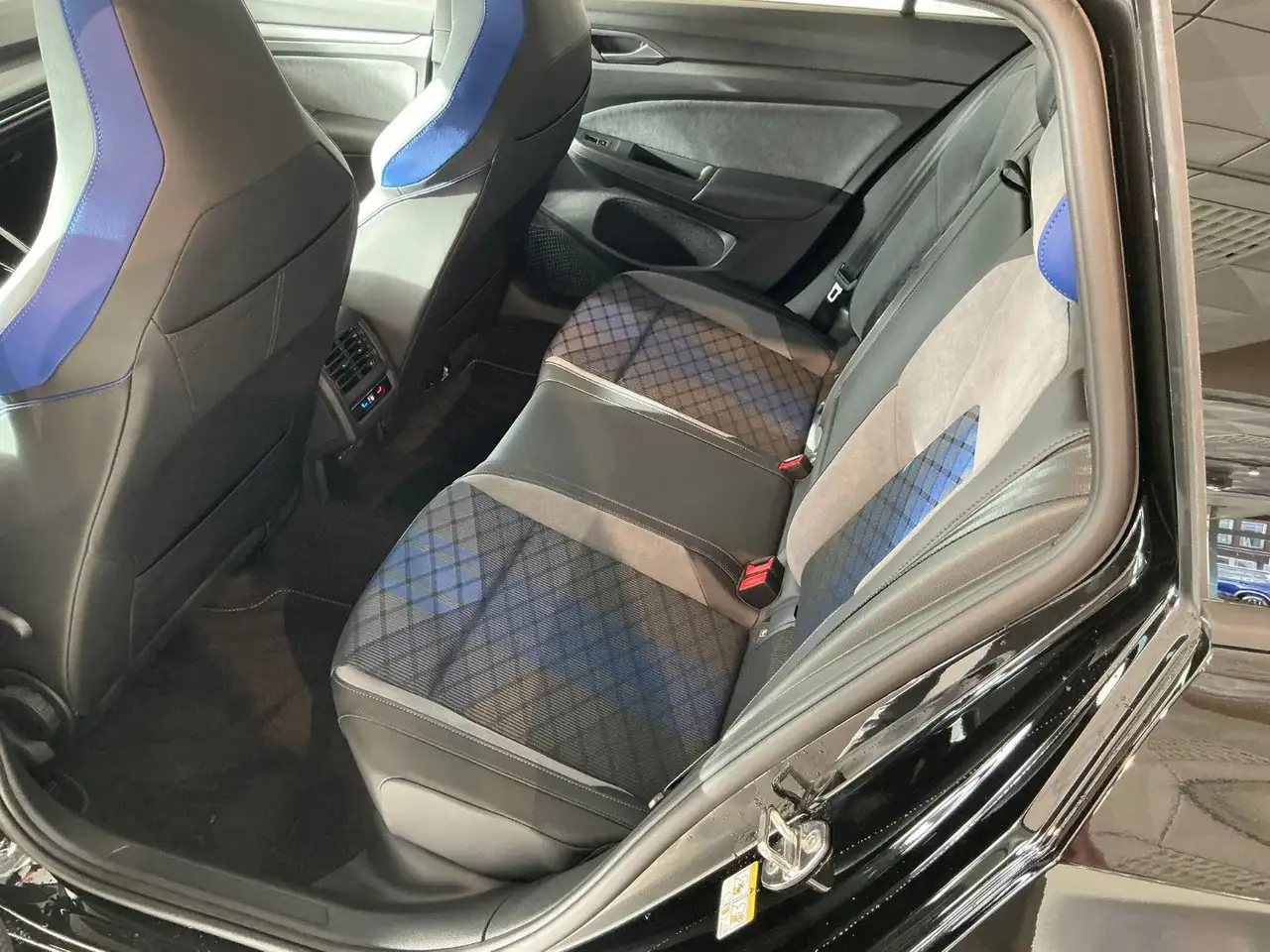 Volkswagen Golf 13
