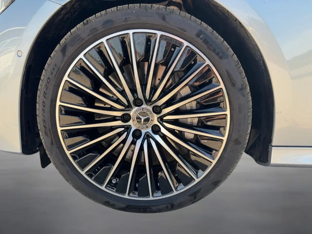 Mercedes-Benz E 220 11