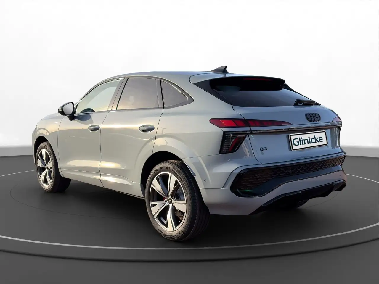 Audi Q3 10