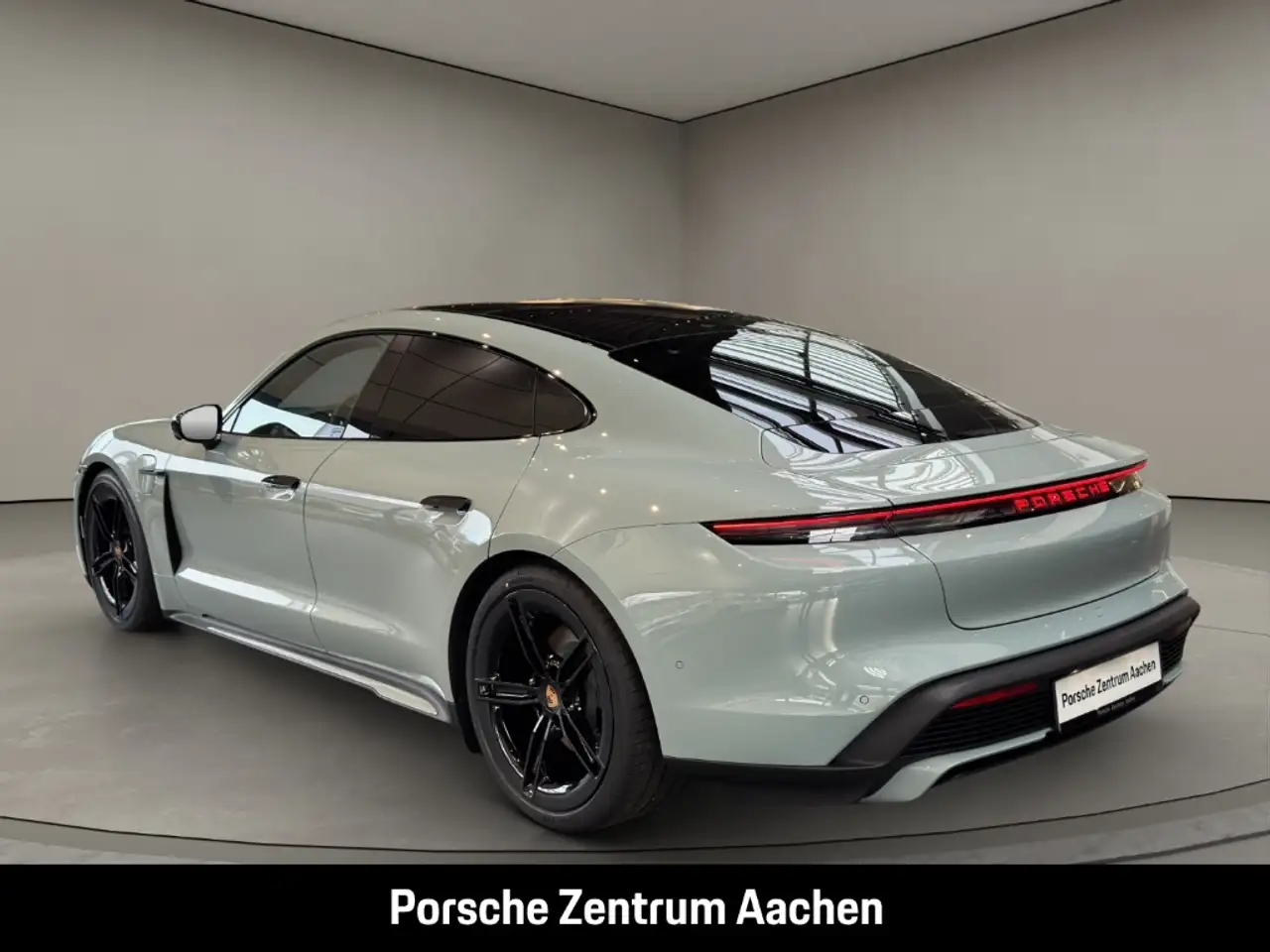 Porsche Taycan 3