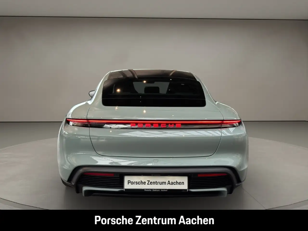 Porsche Taycan 5