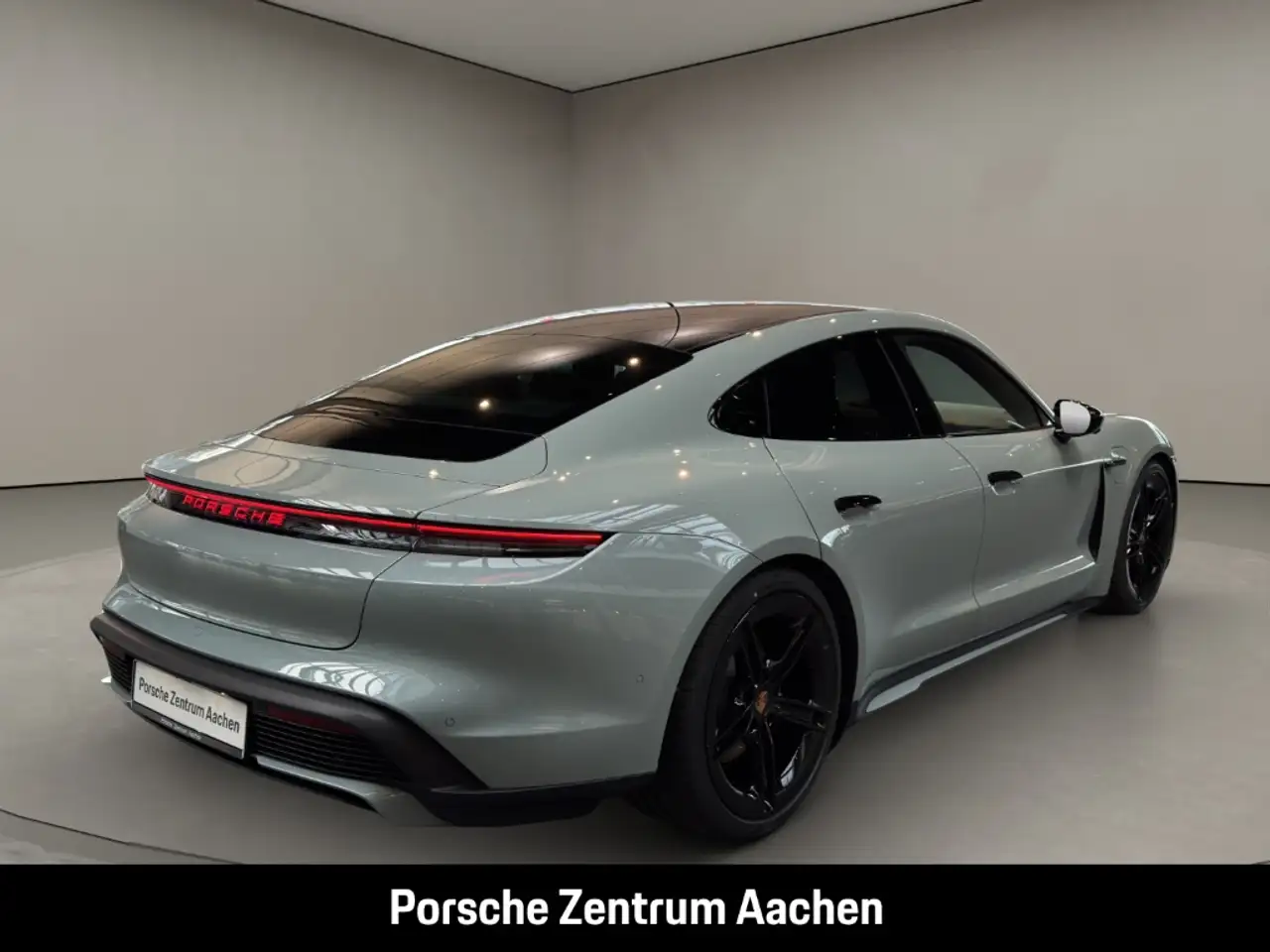 Porsche Taycan 6