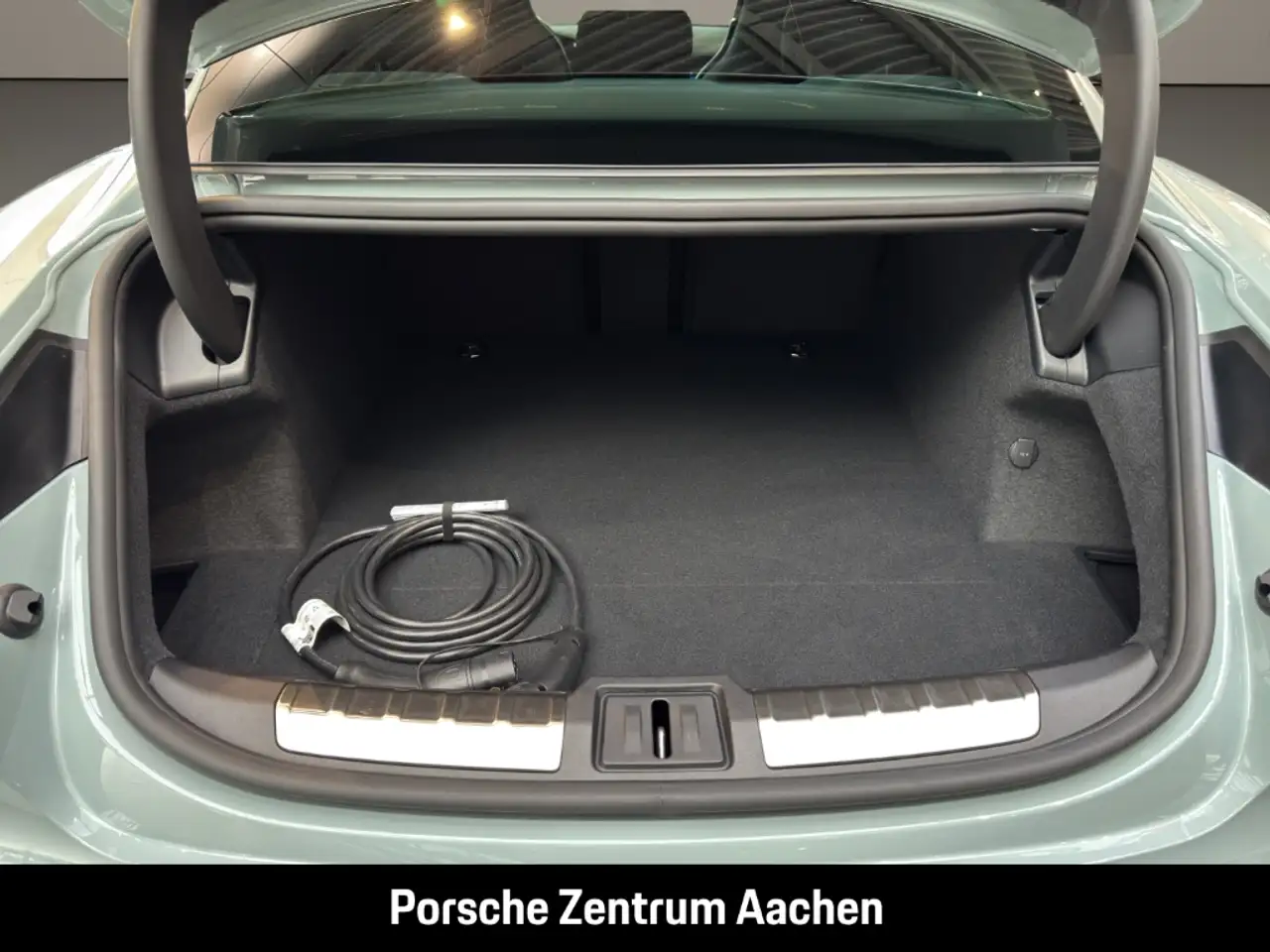 Porsche Taycan 9