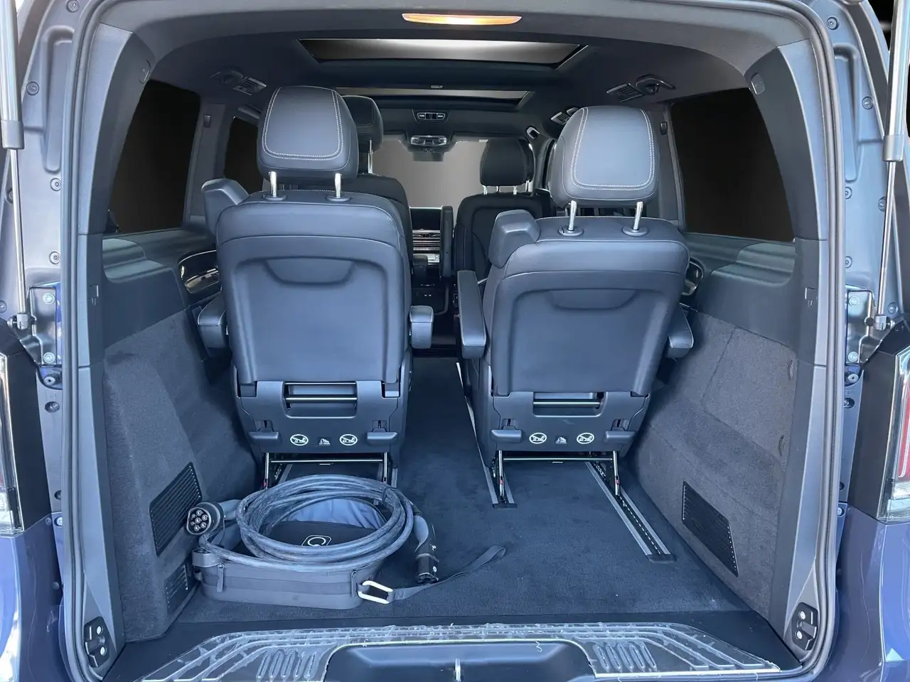 Mercedes-Benz EQV 300 7