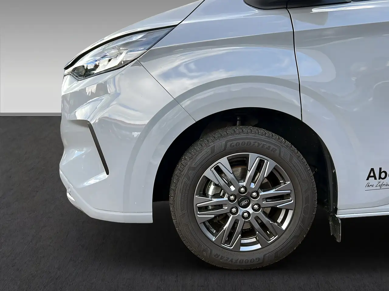 Ford Tourneo 4