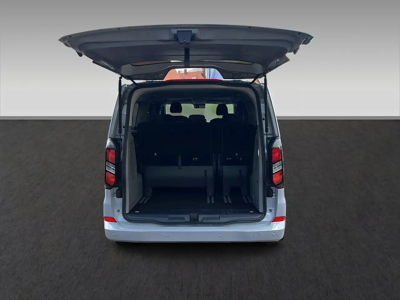 Ford Tourneo 8