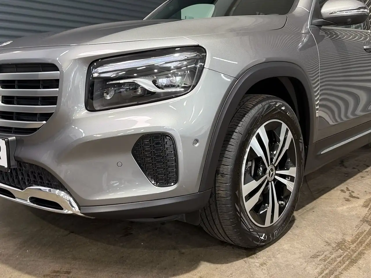 Mercedes-Benz GLB 200 7