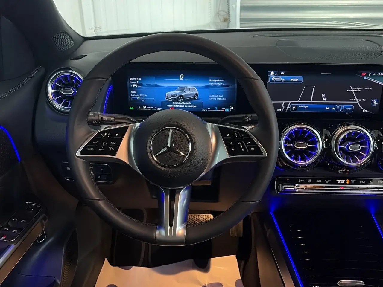 Mercedes-Benz GLB 200 9