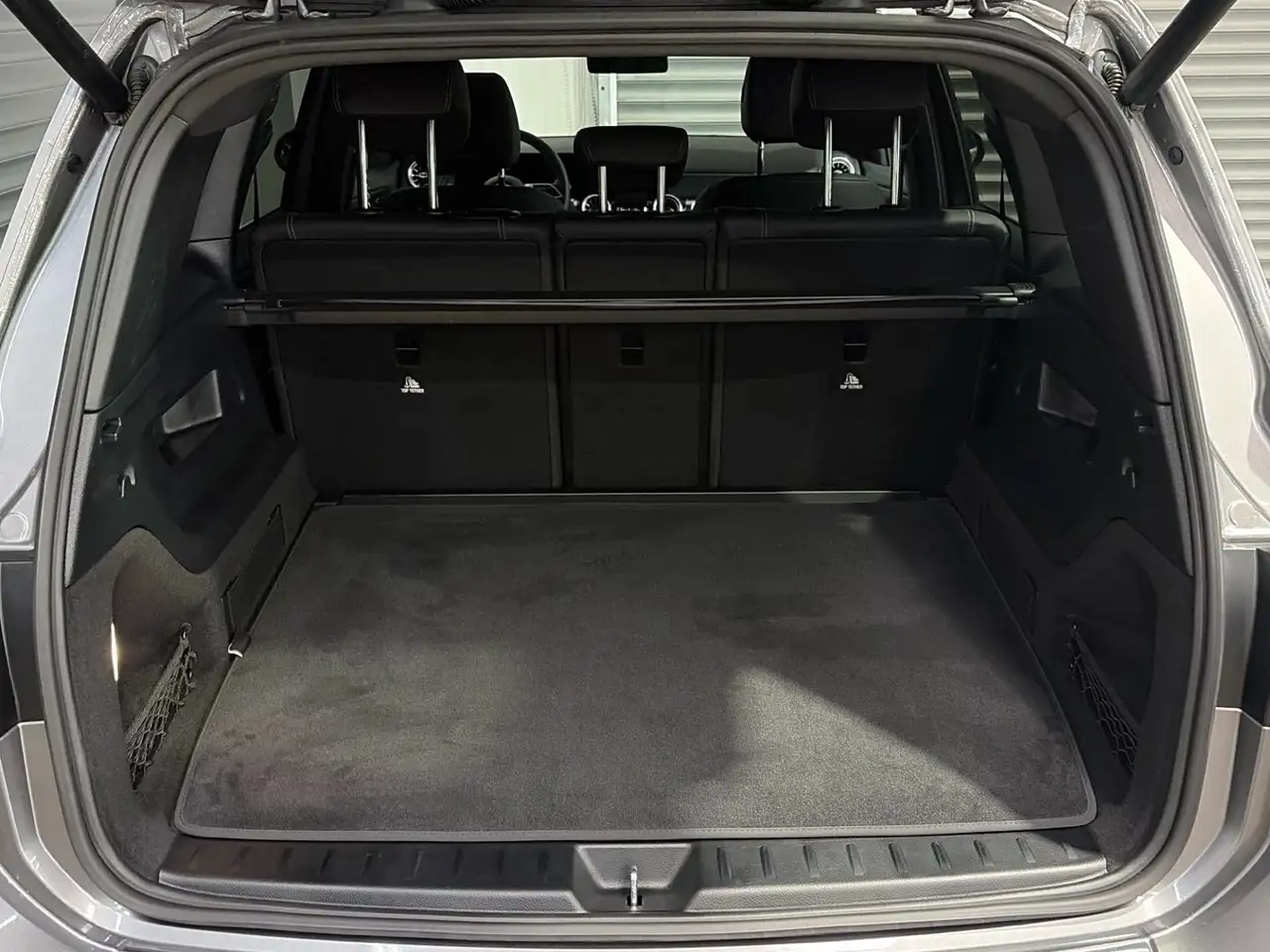 Mercedes-Benz GLB 200 16