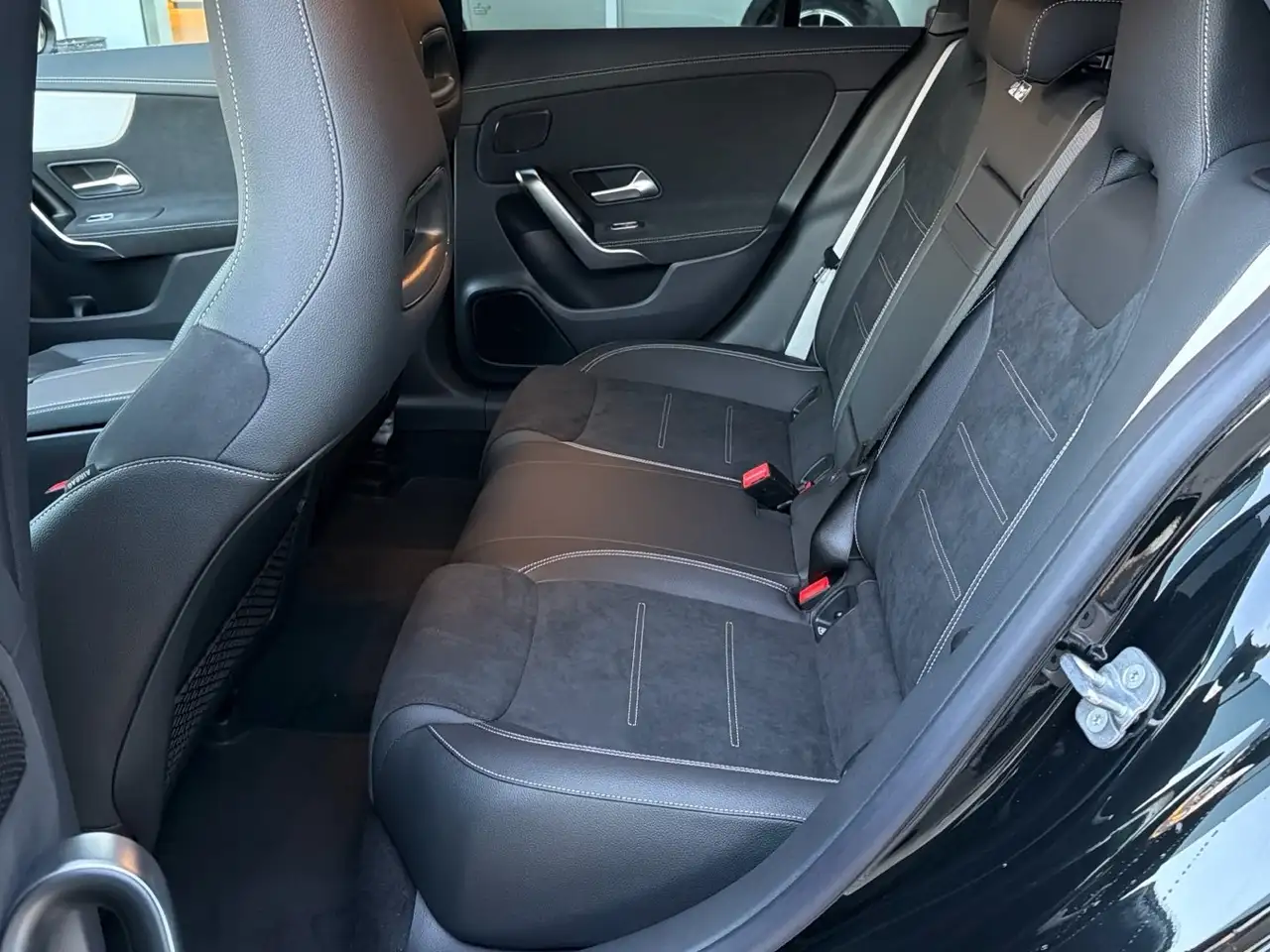 Mercedes-Benz CLA 200 14