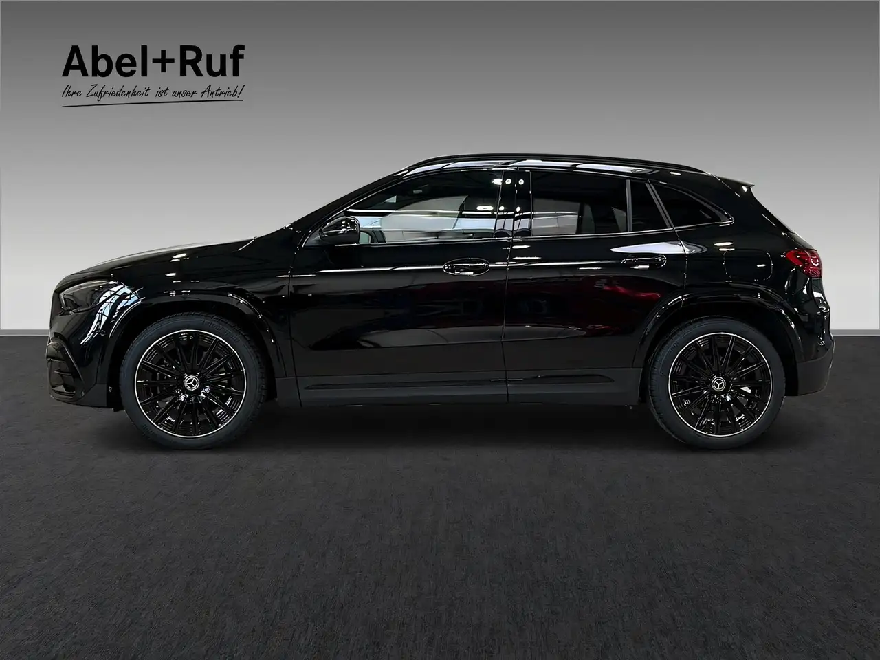 Mercedes-Benz GLA 200 4