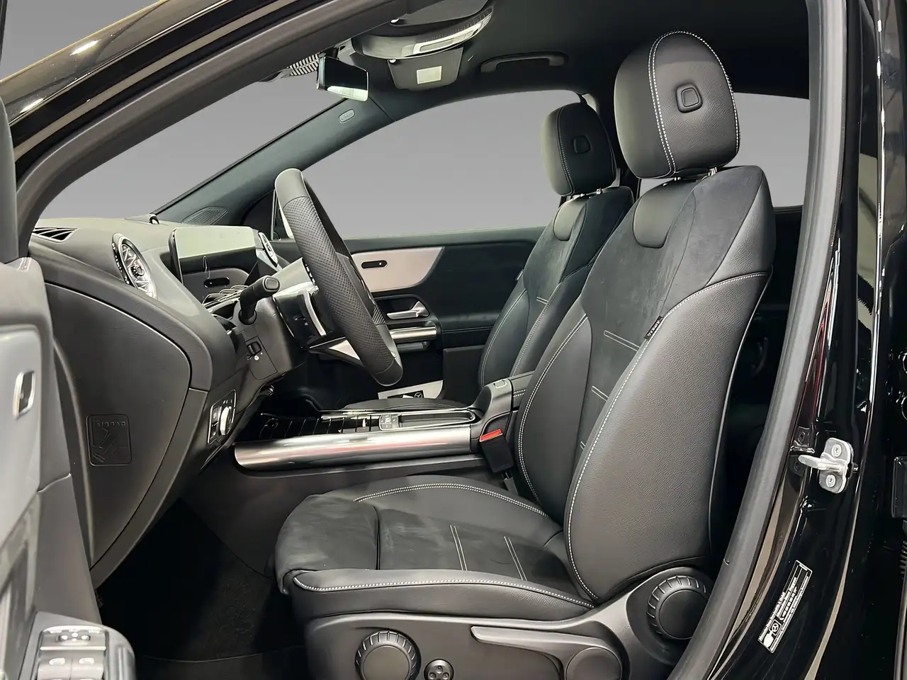 Mercedes-Benz GLA 200 8