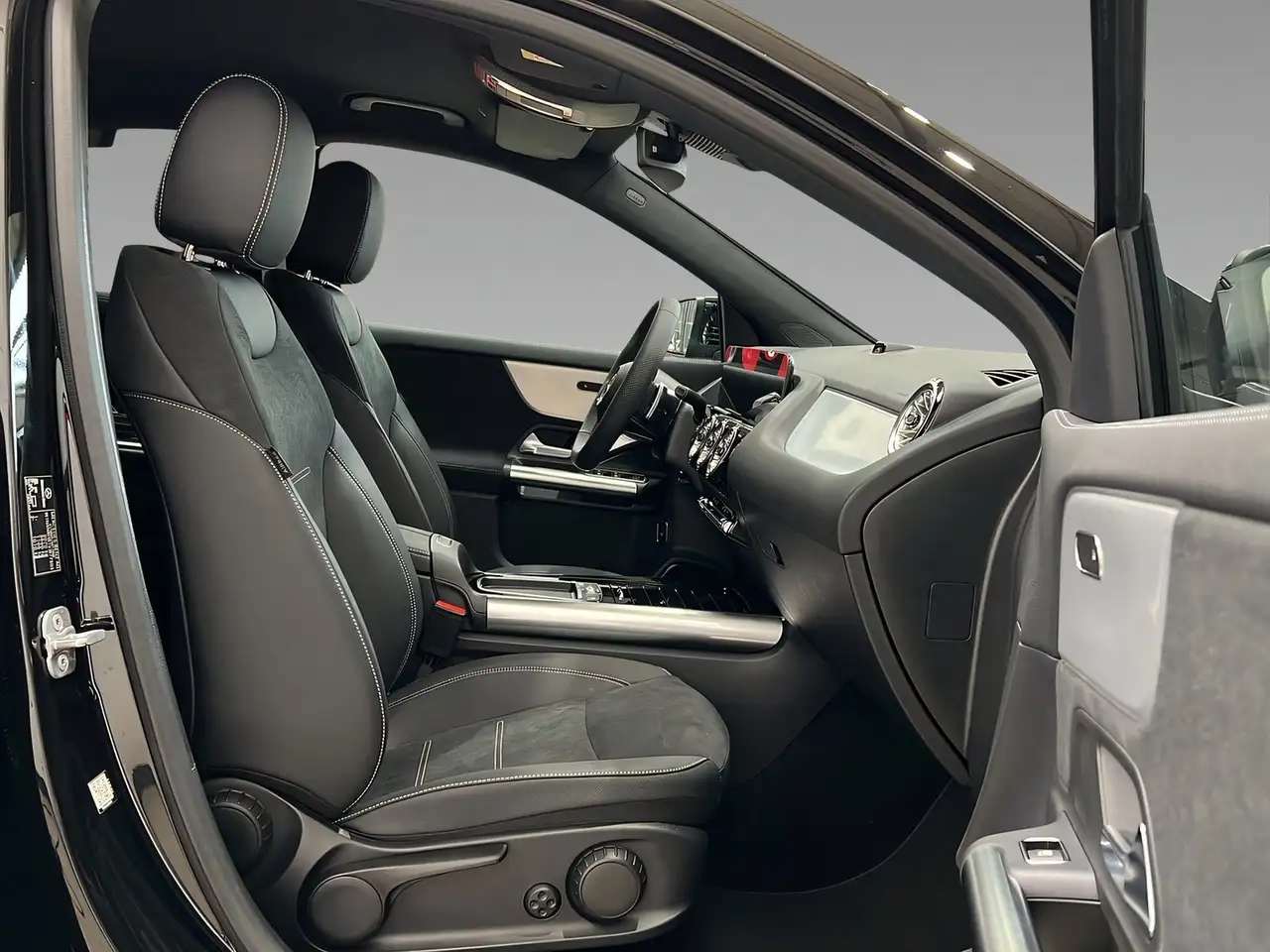 Mercedes-Benz GLA 200 14