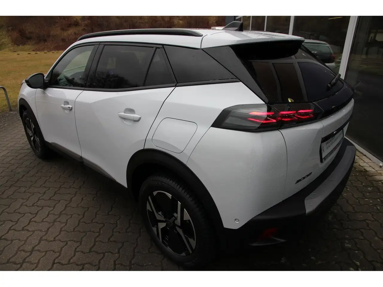 Peugeot 2008 4