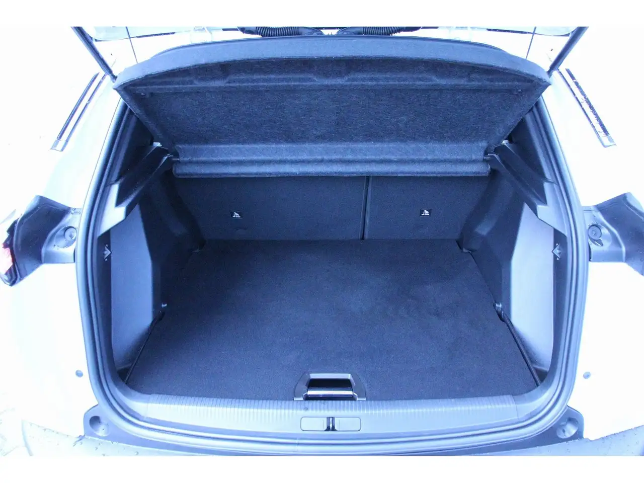 Peugeot 2008 8