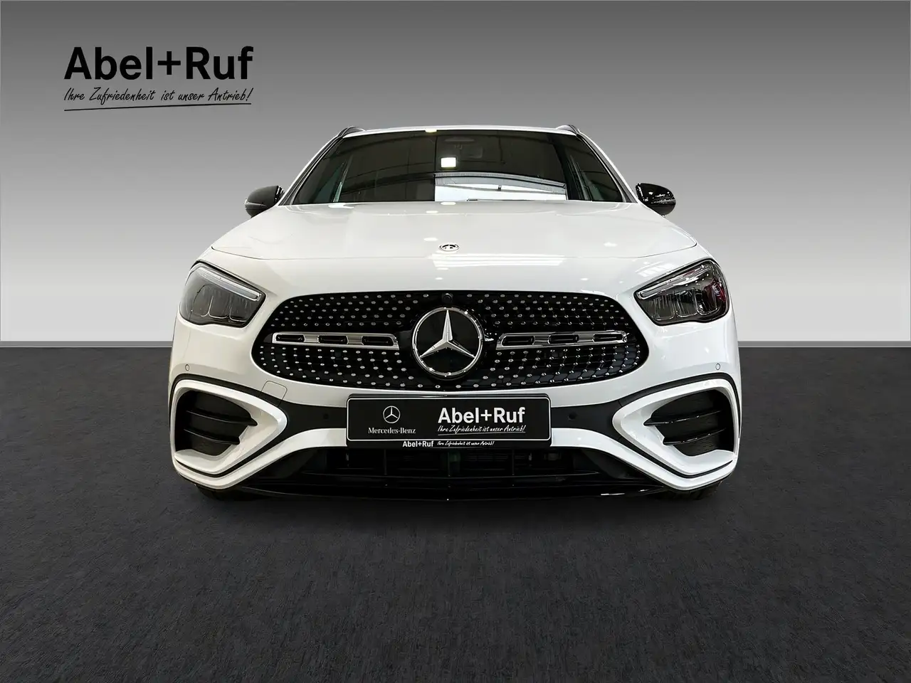 Mercedes-Benz GLA 200 2