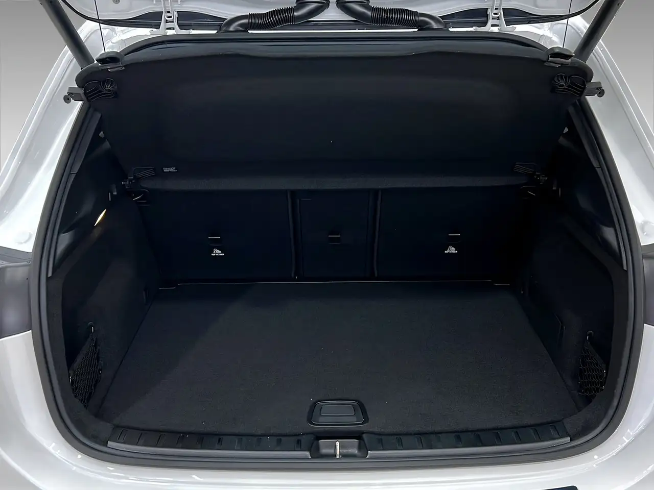 Mercedes-Benz GLA 200 6