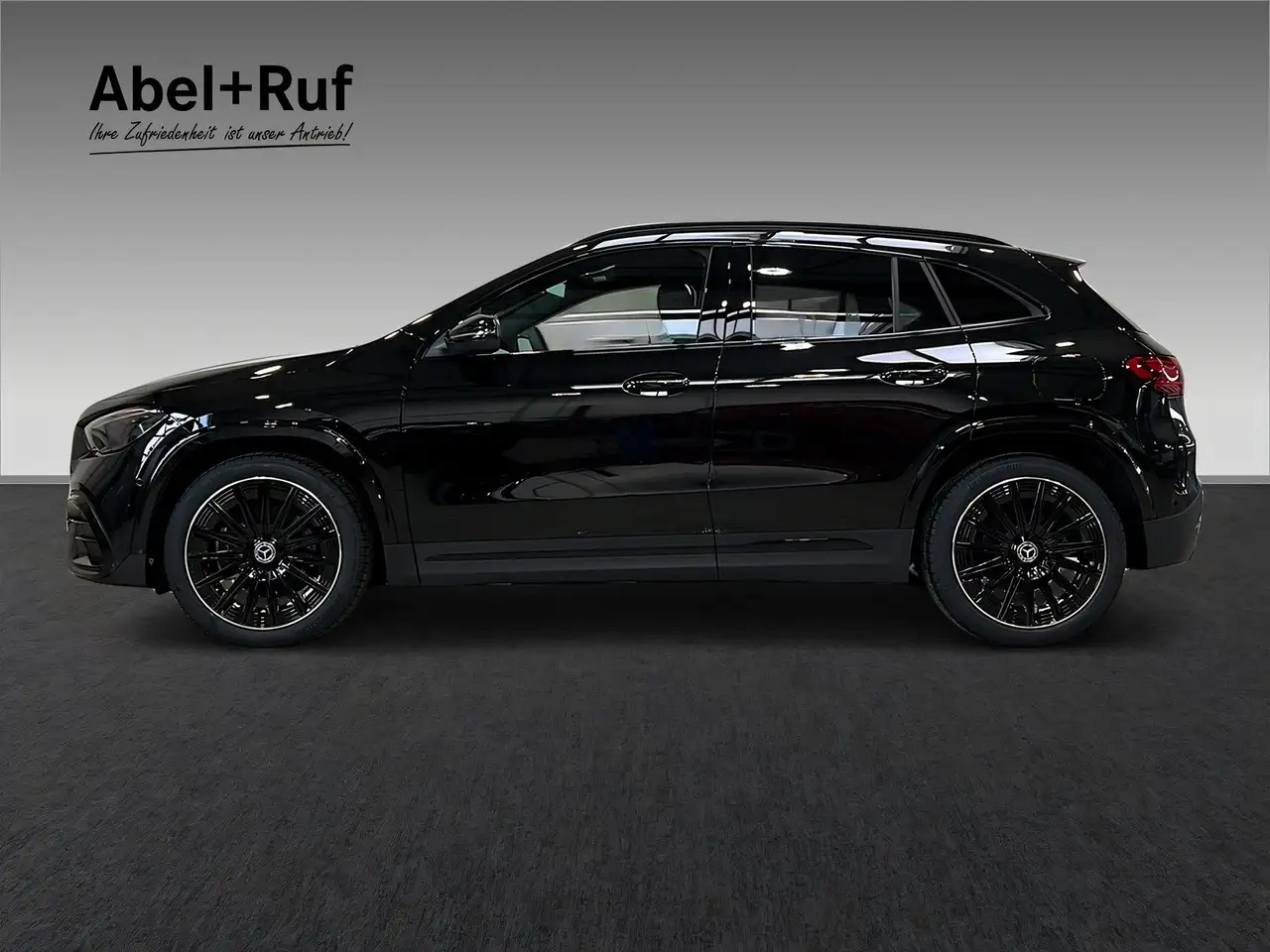 Mercedes-Benz GLA 200 4