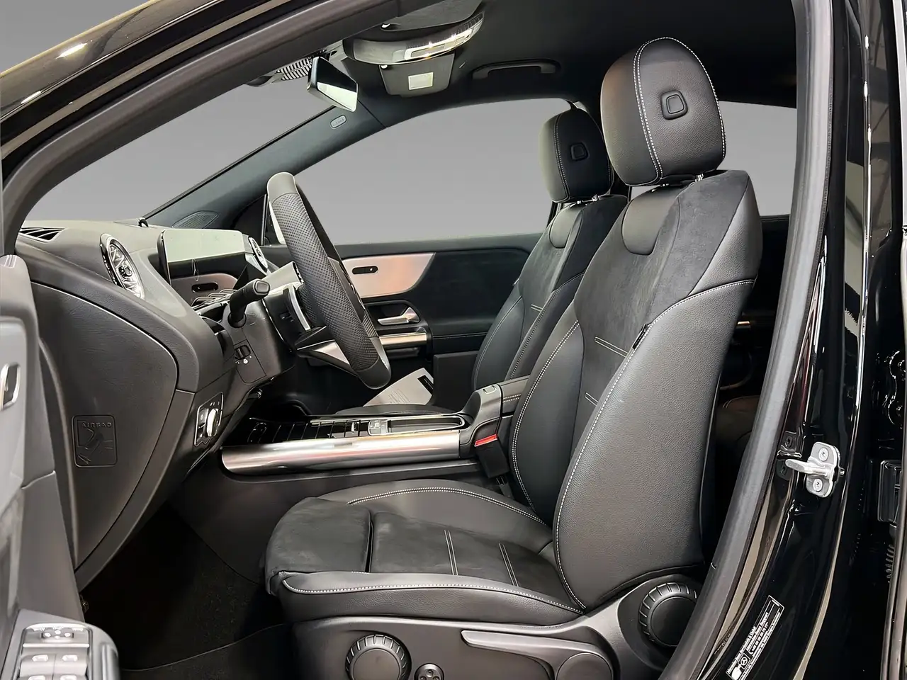 Mercedes-Benz GLA 200 8