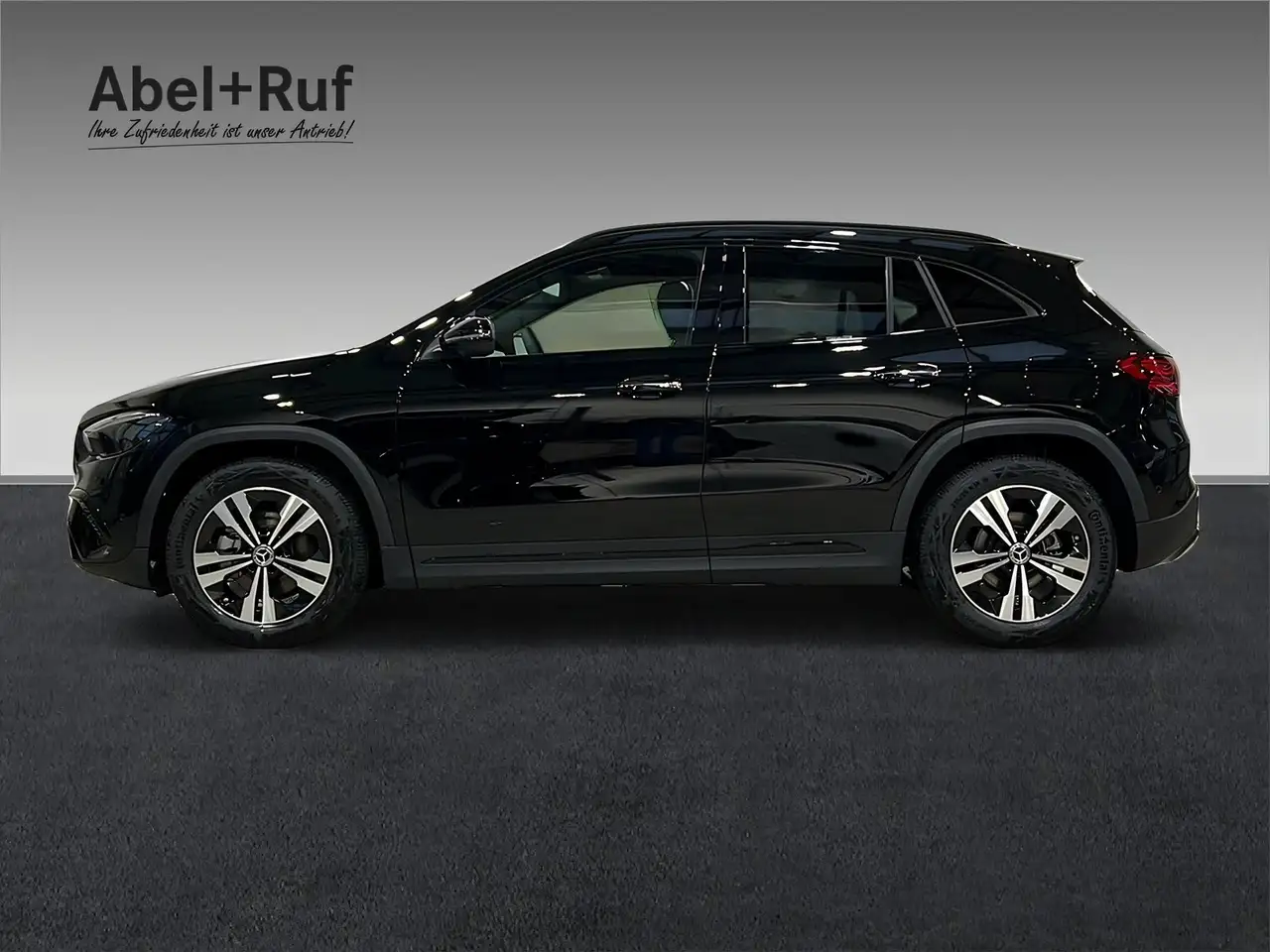 Mercedes-Benz GLA 200 4