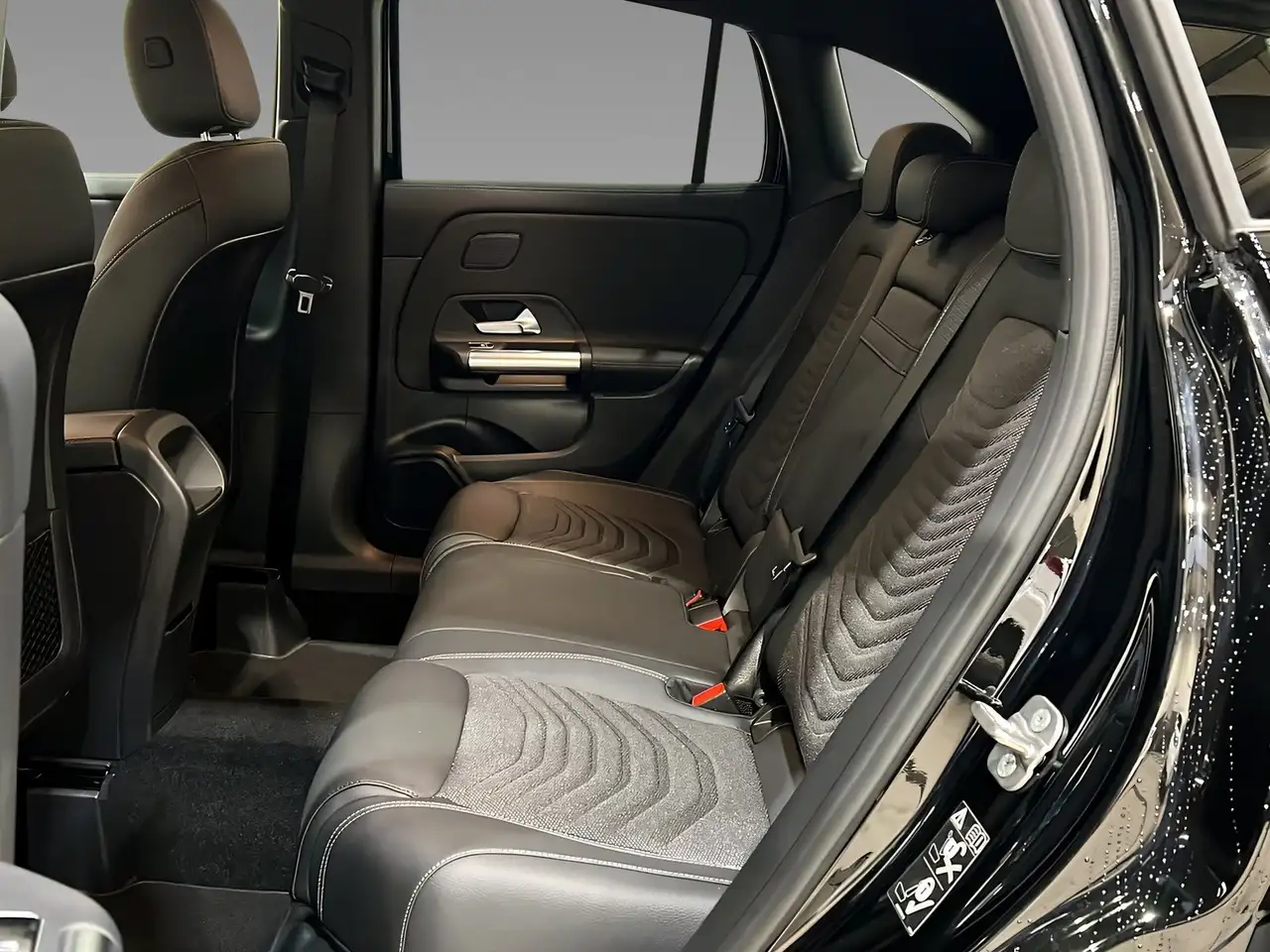 Mercedes-Benz GLA 200 9