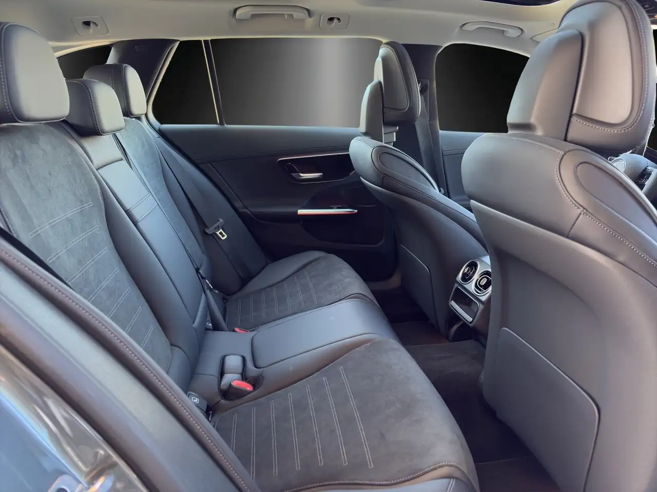 Mercedes-Benz C 300 10