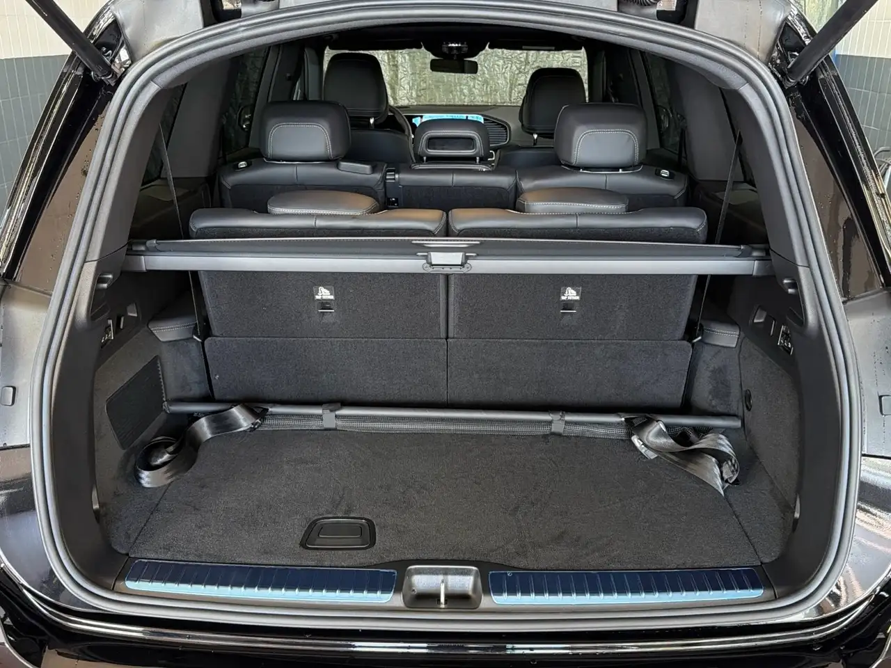 Mercedes-Benz GLS 450 16