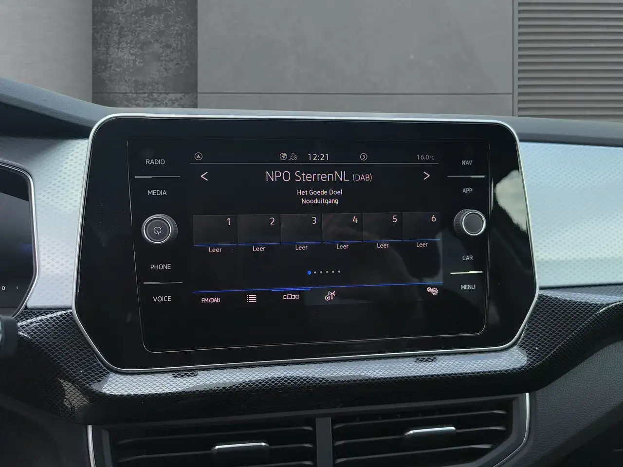 Volkswagen T-Cross 11