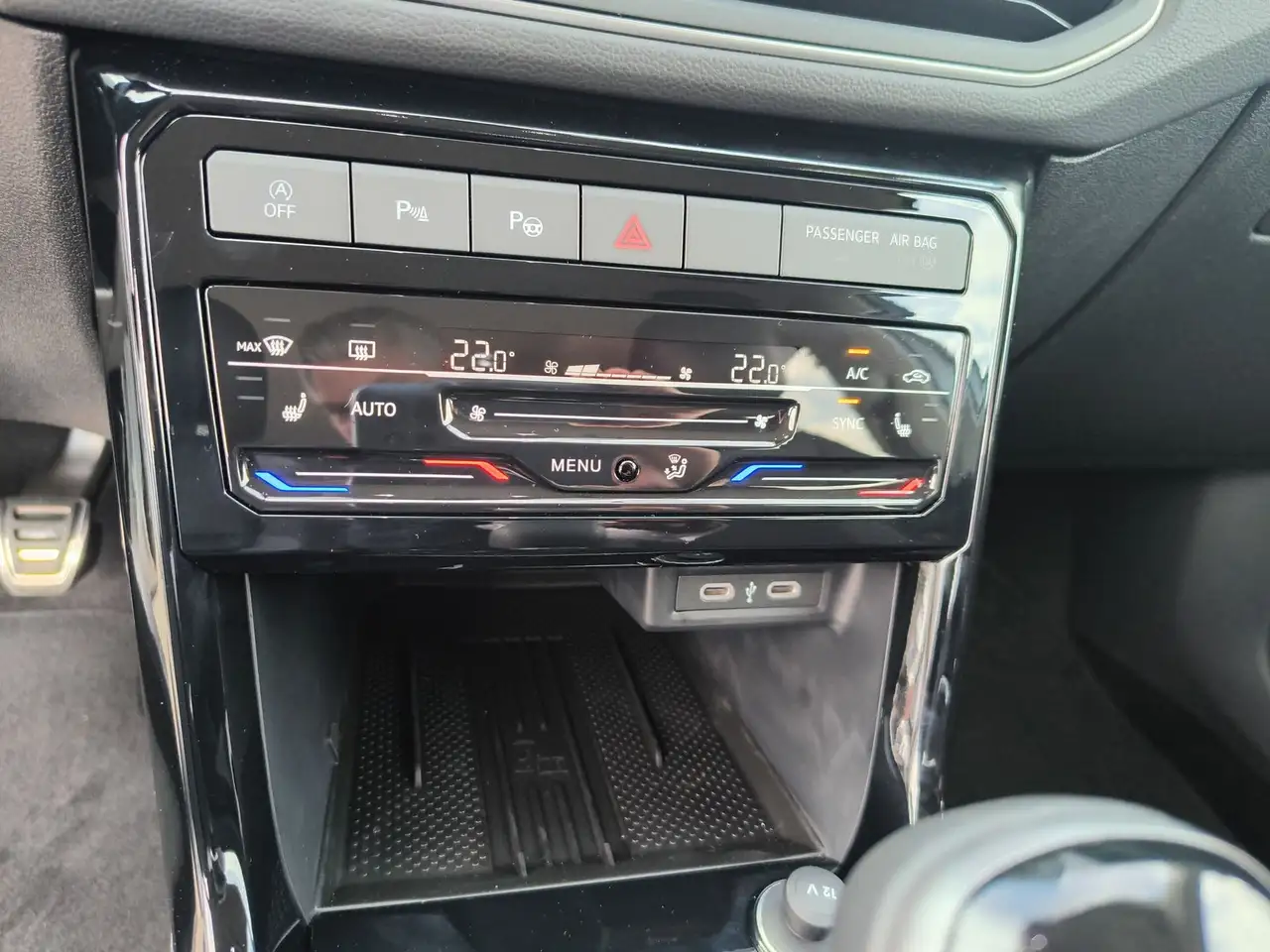 Volkswagen T-Cross 12
