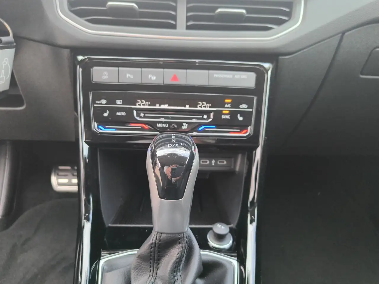 Volkswagen T-Cross 12