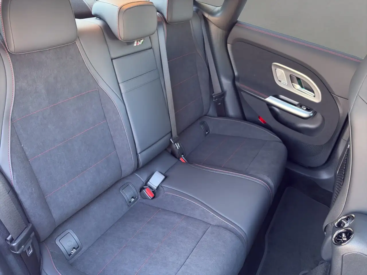 Mercedes-Benz CLA 250 10