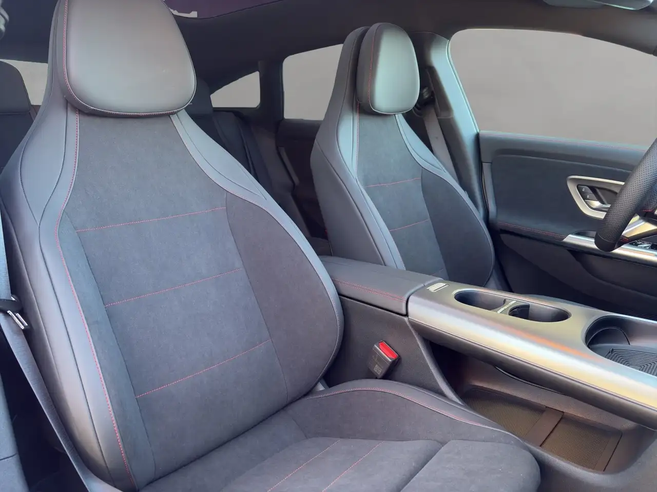 Mercedes-Benz CLA 350 9