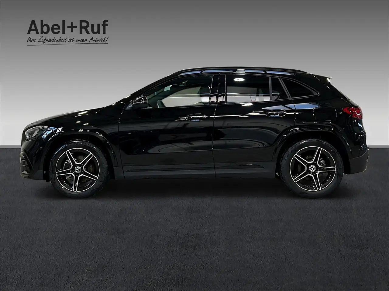 Mercedes-Benz GLA 200 4