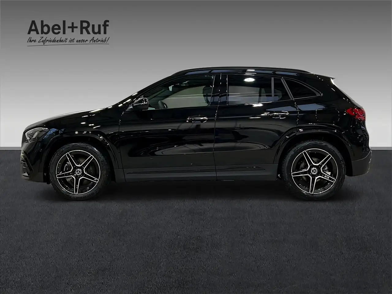 Mercedes-Benz GLA 200 4