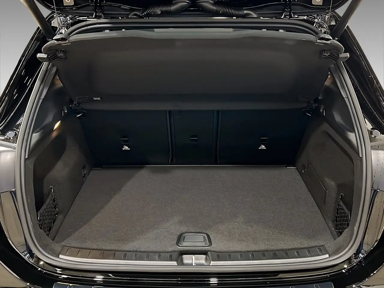 Mercedes-Benz GLA 200 6