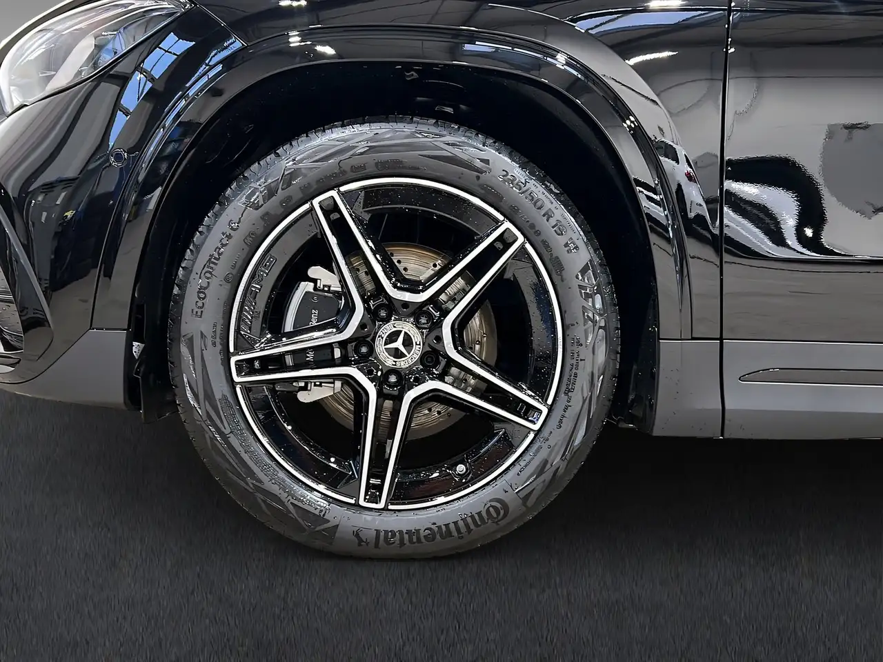 Mercedes-Benz GLA 200 7