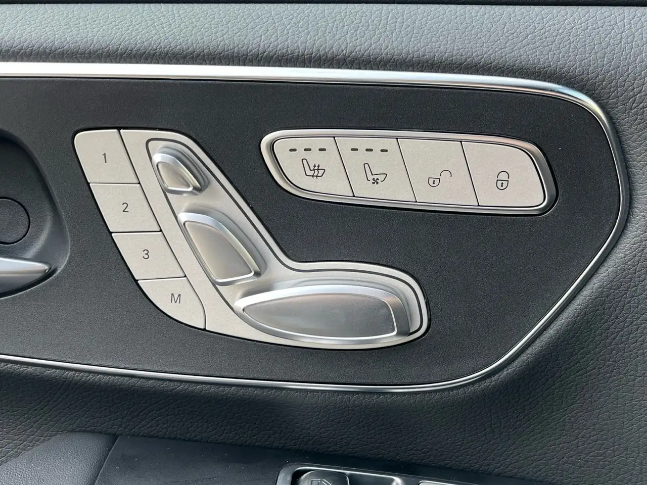 Mercedes-Benz V 300 8