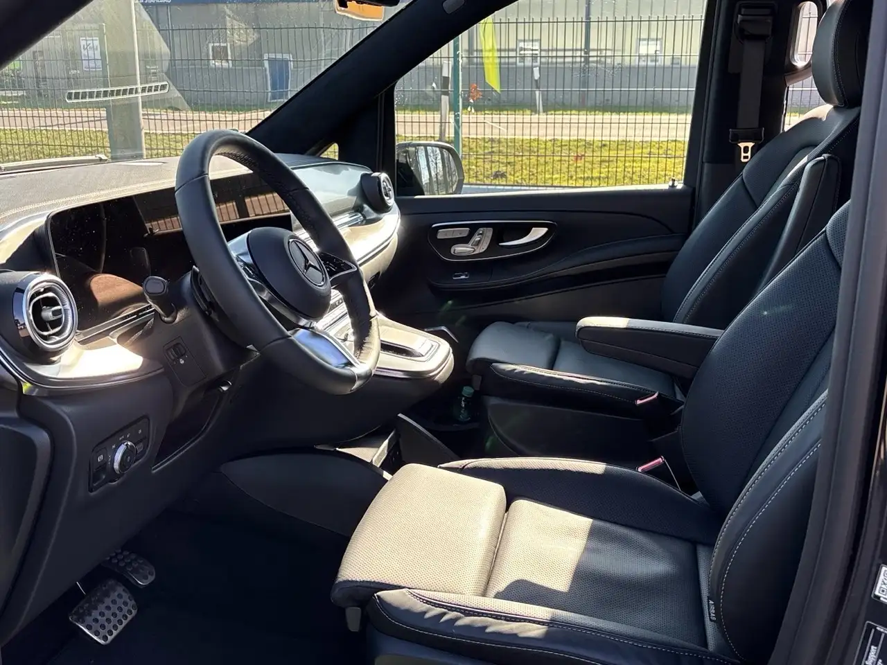 Mercedes-Benz V 300 12