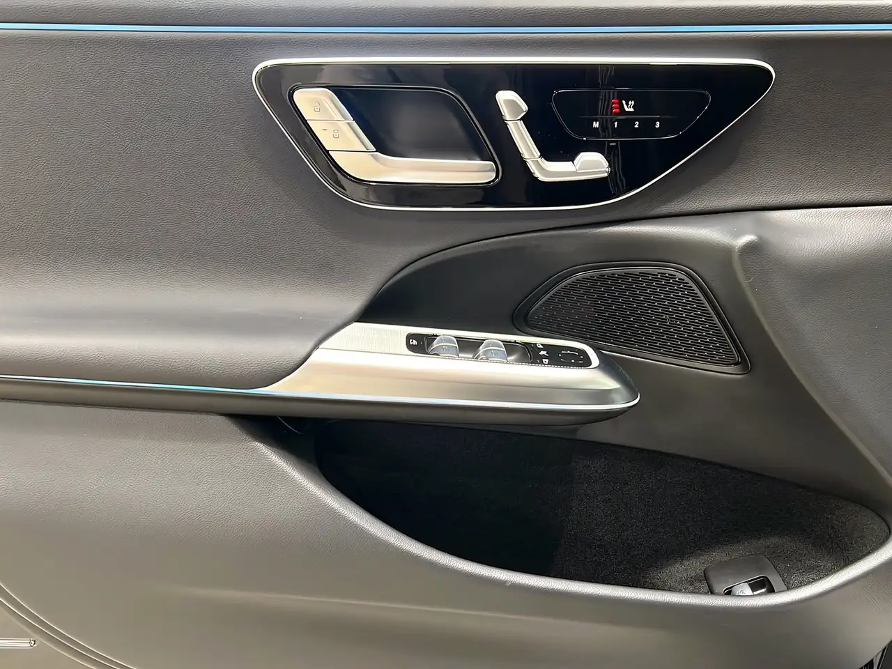 Mercedes-Benz E 200 11