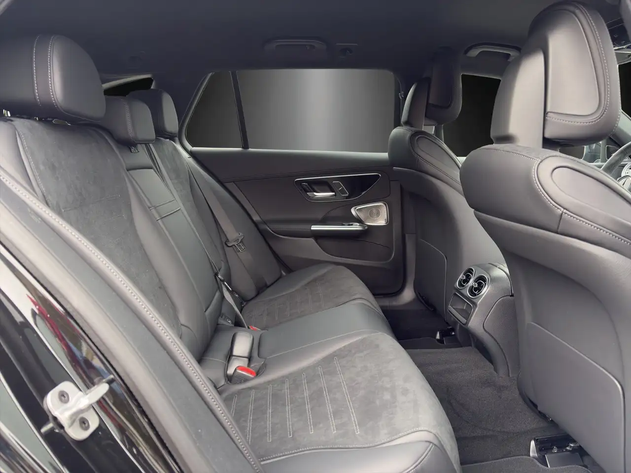 Mercedes-Benz C 300 10