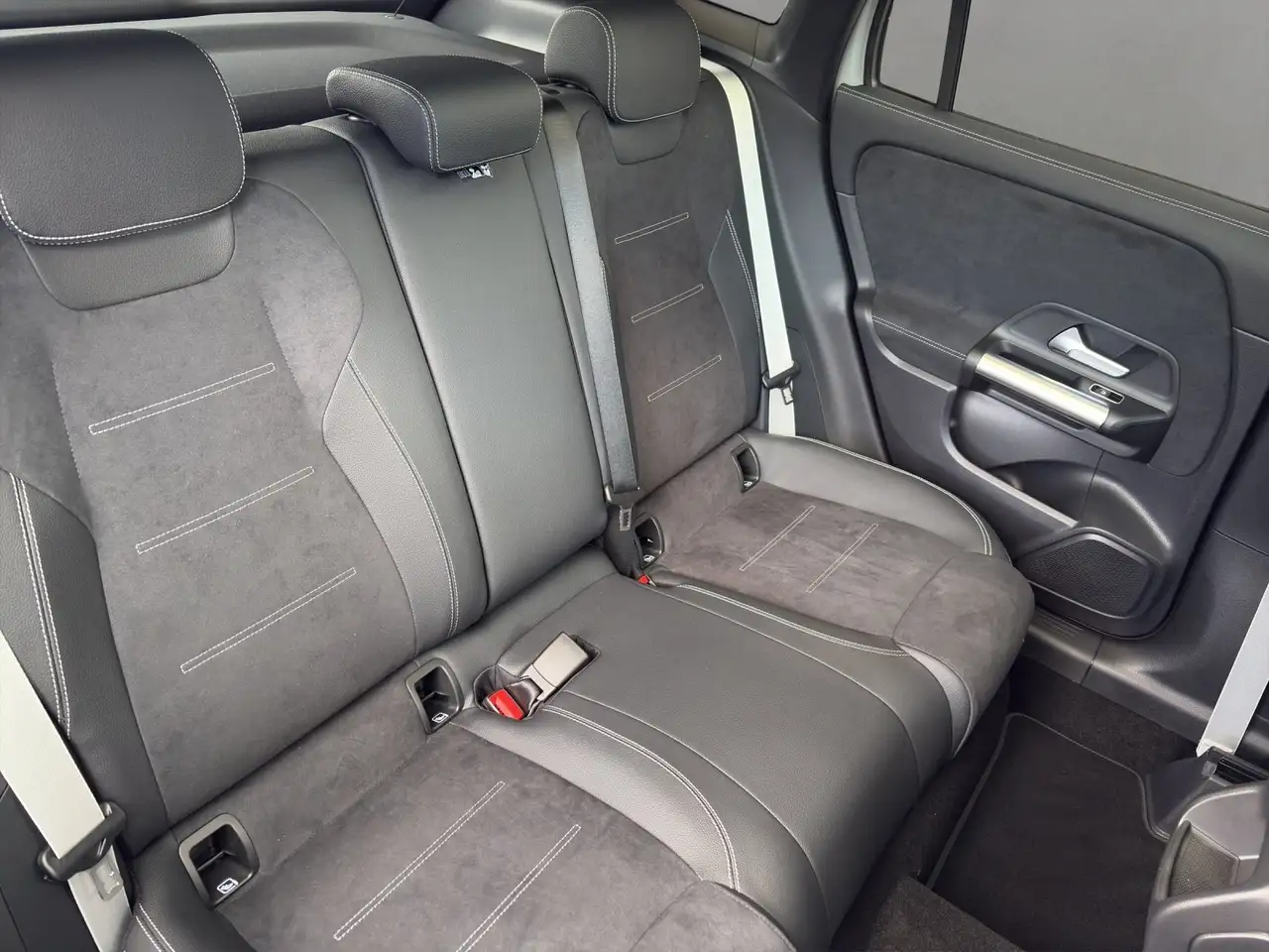 Mercedes-Benz GLA 220 10