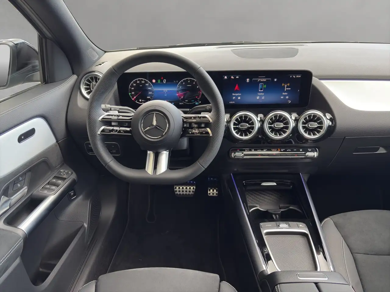 Mercedes-Benz GLA 220 11